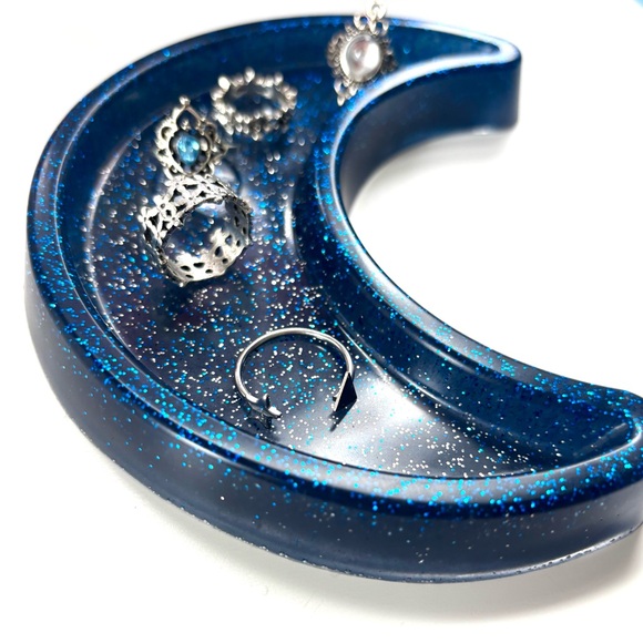 Handcrafted Resin Crescent Moon Ring Dish. - Picture 3 of 4